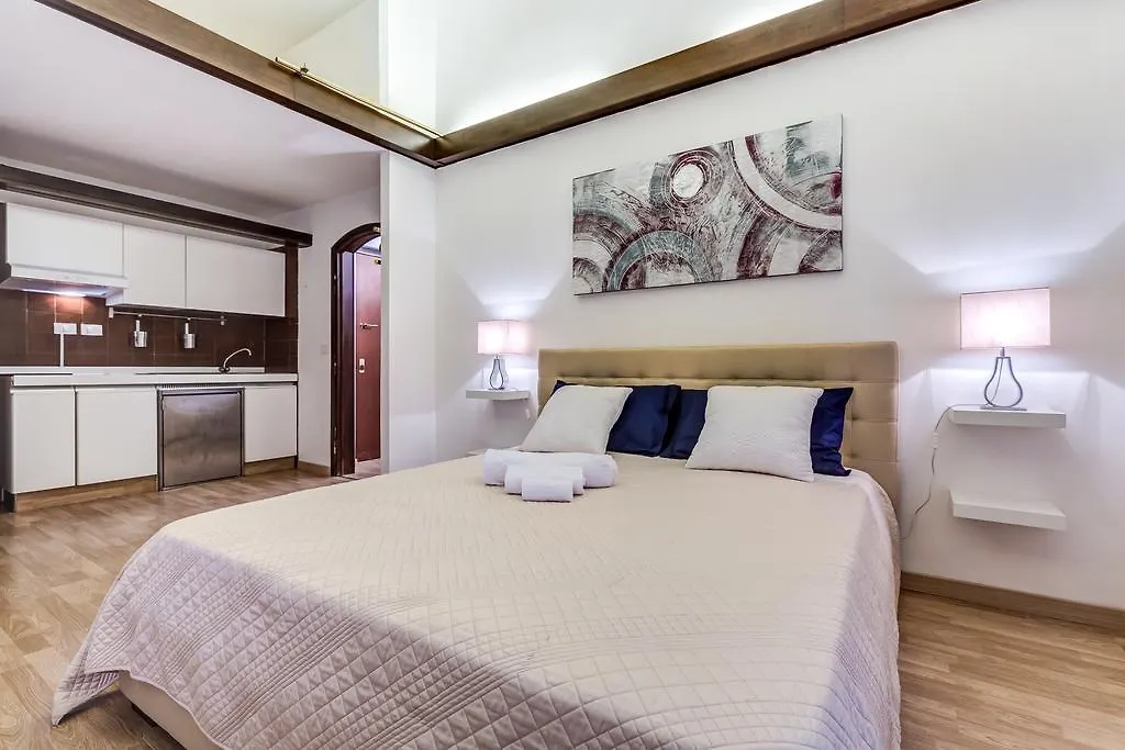 Cassiodoro Castle Suite Apartment Rom